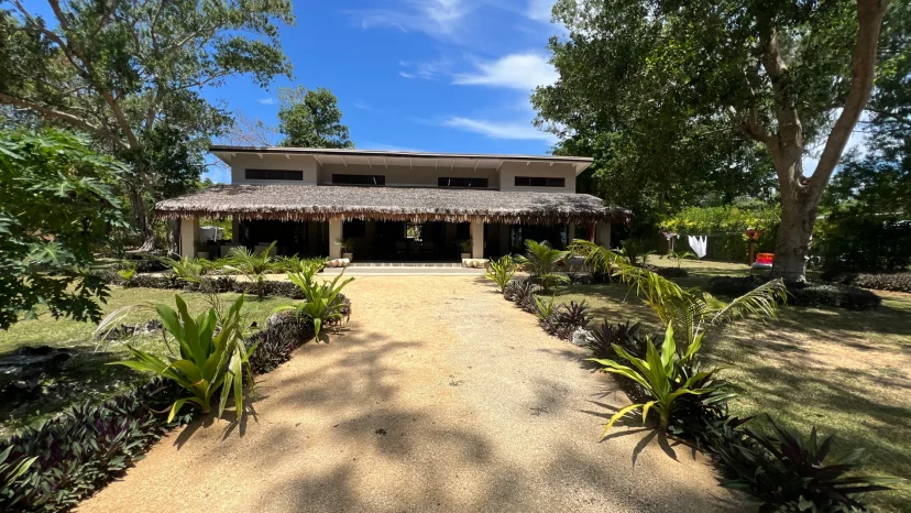 “Nomata” – Your Oceanfront Oasis in Pangona Estate!