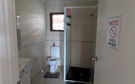 Modern 4-Bedroom Home in Mele Cove Estate