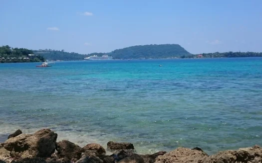 Dream Waterfront Land in Malapoa