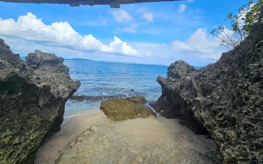 Absolute Oceanfront Living in Tranquil Bukura