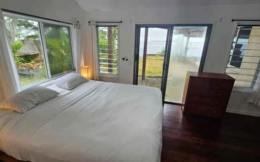 Absolute Oceanfront Living in Tranquil Bukura