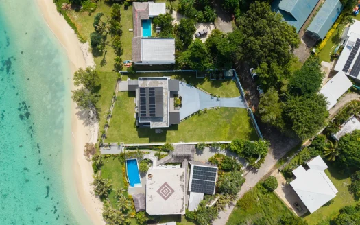 33 Metres of Absolute Waterfront in Paradise Point’s Most Exclusive Address