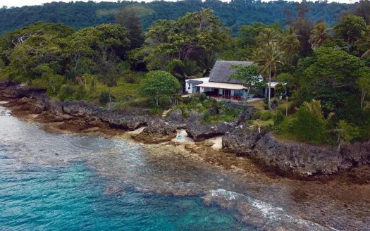 Absolute Oceanfront Living in Tranquil Bukura