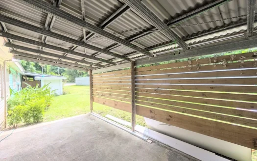 Relaxed, Light-Filled Living in Popular Pango