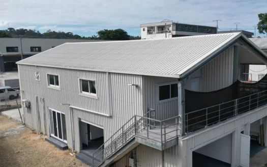 Prime Commercial & Residential Opportunity – Riverfront Property in Manples