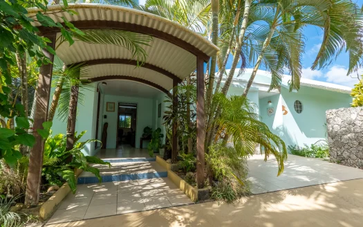 ABSOLUTE BEACHFRONT ESTATE – 40 METRES OF WHITE SAND, MULTIPLE DWELLINGS & RESORT-STYLE LIVING