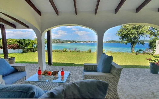 An Enviable Island Lifestyle with Panoramic Harbour Views
