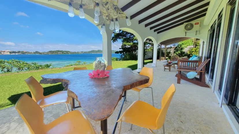 An Enviable Island Lifestyle with Panoramic Harbour Views